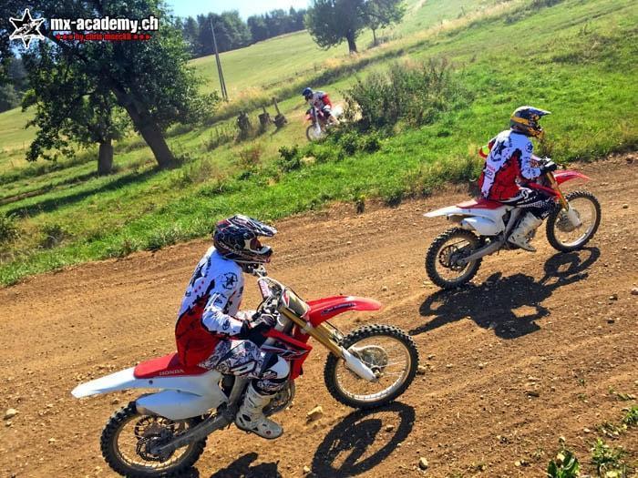 Teamevent in der Schweiz mit MX-Fahren für die ganze Gruppe