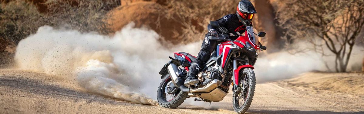 Africa Twin im Geländeteil des Fahrsicherheitstrainings auf der Anlage in Schlatt TG